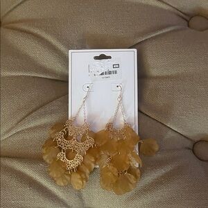 Elegant Gold Floral Drop Earrings
